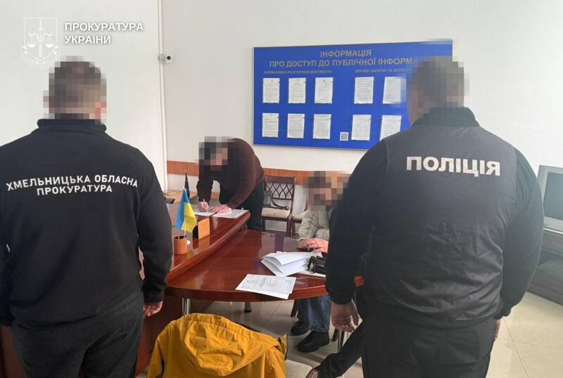 _Nezakonniy_prodazh_nikotinovih_ridin_dlya_veypiv_na_12_milyoniv__chotirom_hmelnichanam_povido...jpg