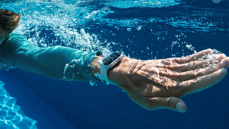 Apple-Watch-water_large.jpg
