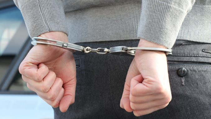 police-2122373_1920-678x381.jpg