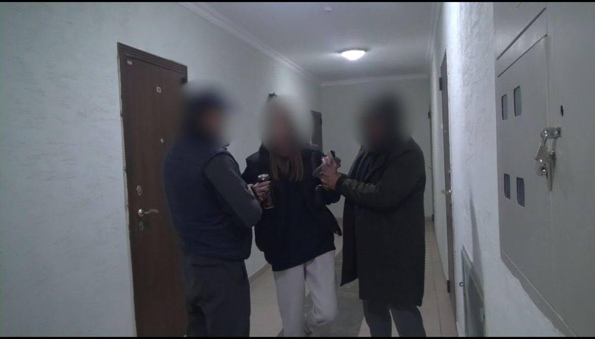 Полицейские задержали поставщицу мефедрона в столице.jpeg