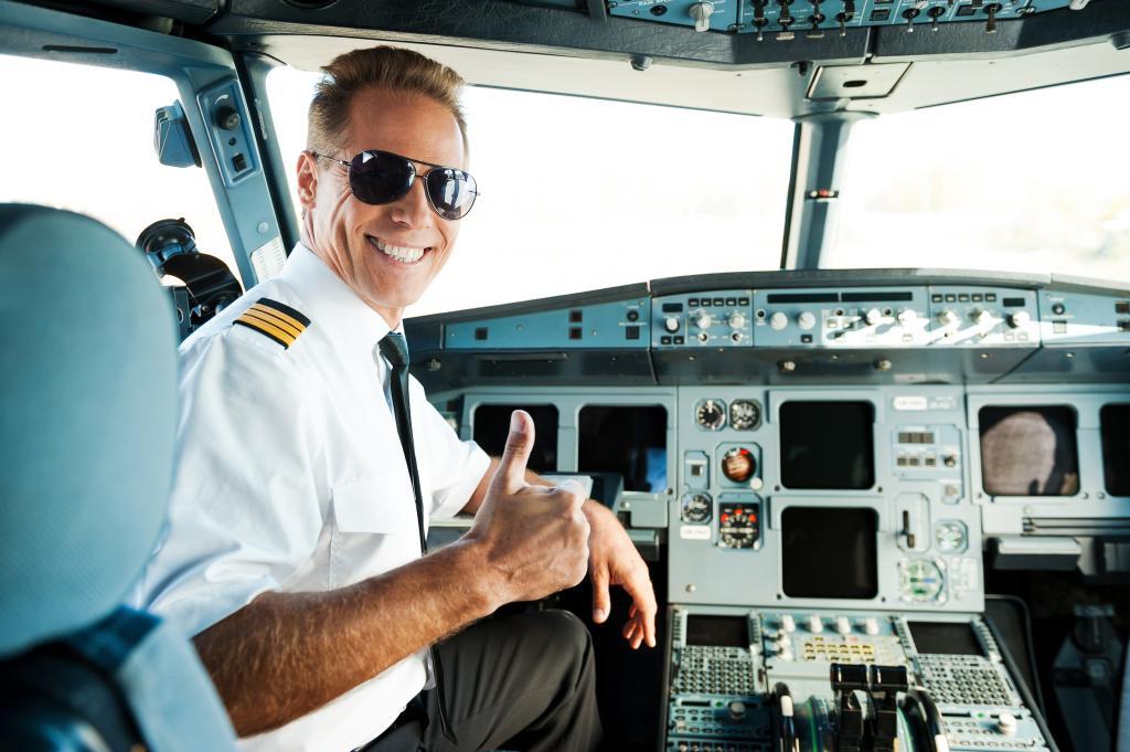 ready-flight-rear-view-confident-109354265.jpg