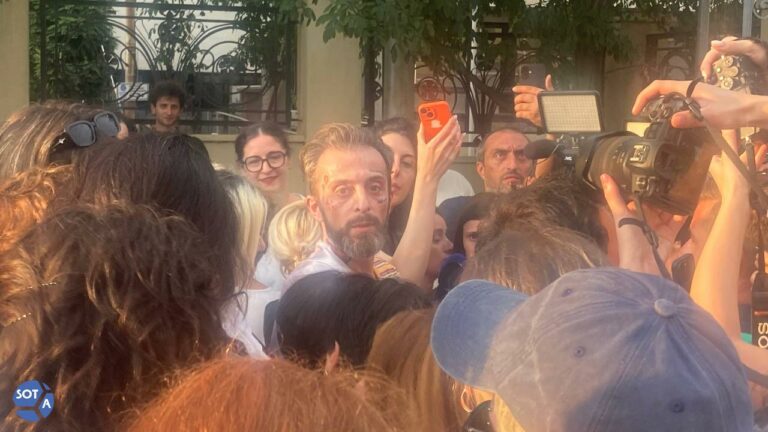 Суд в Тбилиси оправдал журналиста и участника проевропейских протестов Нику Кация по делу о х...jpeg
