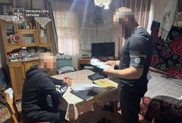 В Каменском перекрыли канал сбыта метадона и метамфетамина.jpg