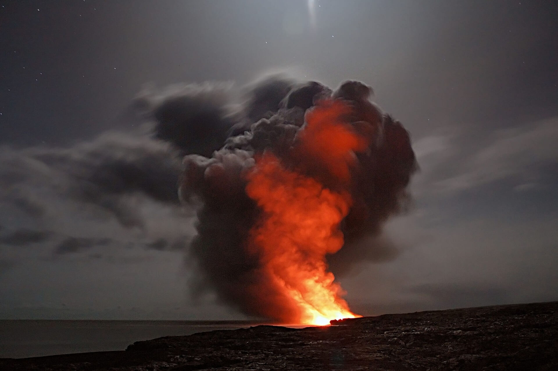 volcano_fire_1.jpg